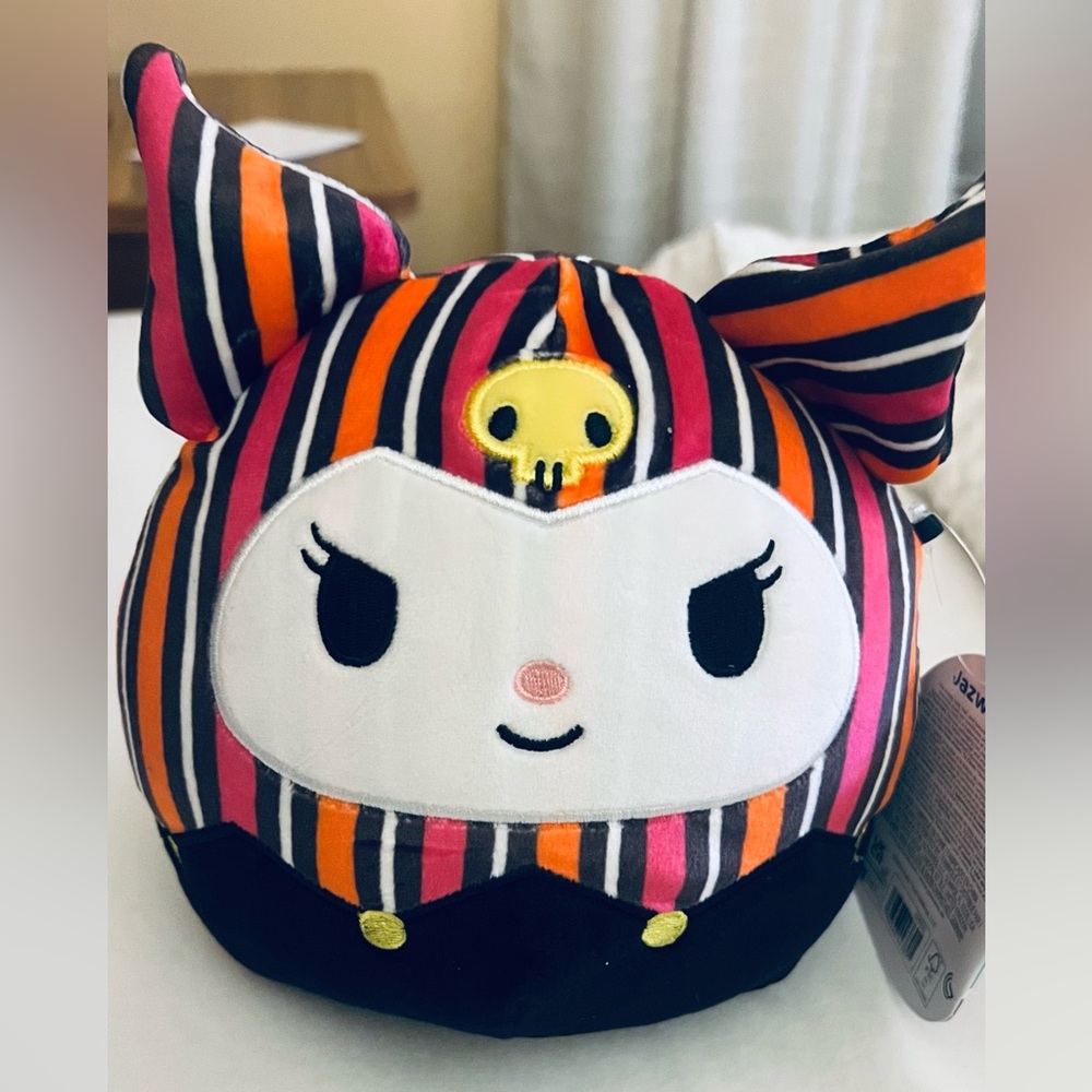 Jazwares brings us Hello Kitty and Friends Halloween Plush KUROMI. NWT